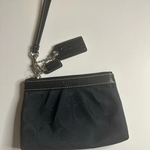 Coach Black Wristlet Bag NWOT - Picture 3 of 11